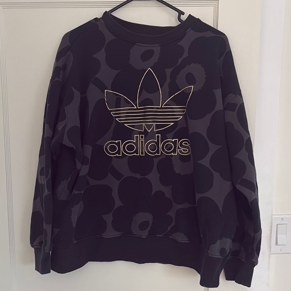 Adidas Black Crew Neck Sweater with Modern Streetwear Aesthetic